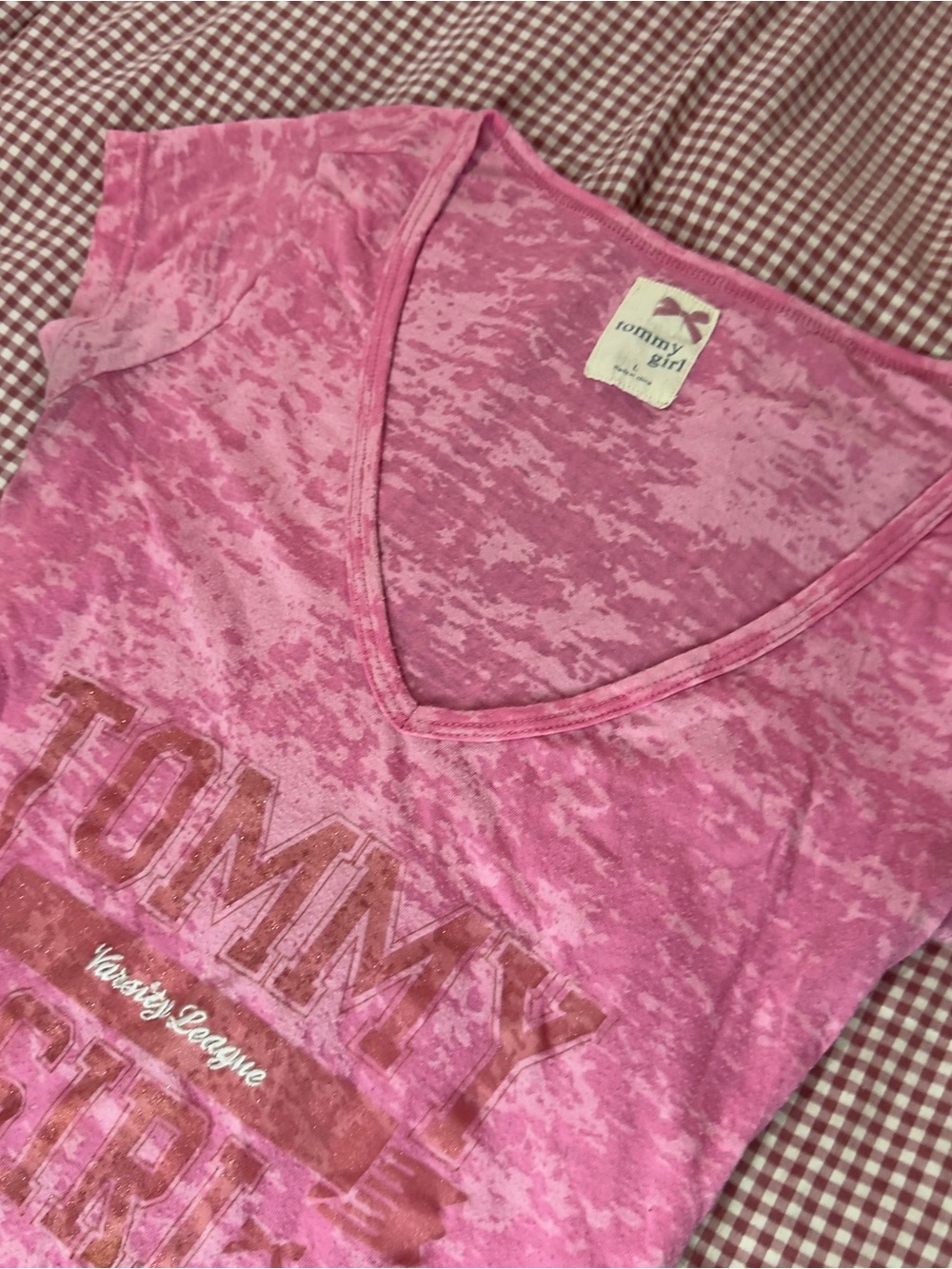 Y2K Tommy Hilfiger Pink V-Neck Graphic Tee - Picture 6 of 9